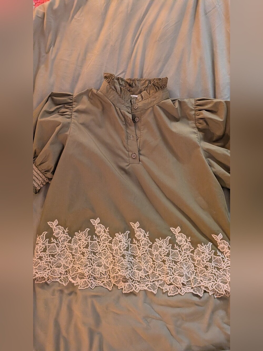 Anthropologie Entro Women's Olive Green Puff-Sleeve Blouse with Lace Trim